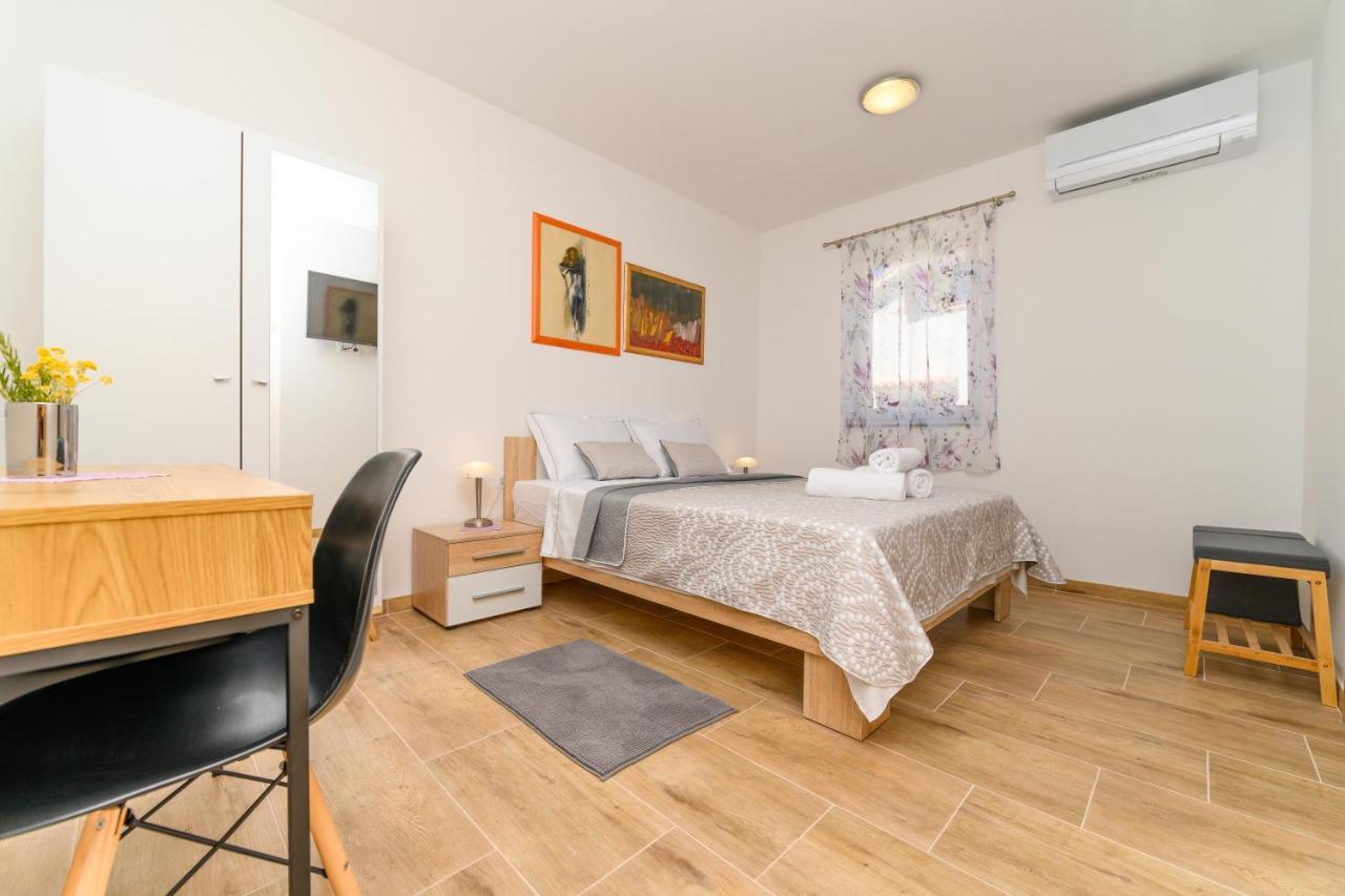Apartments Forever Miholascica Экстерьер фото