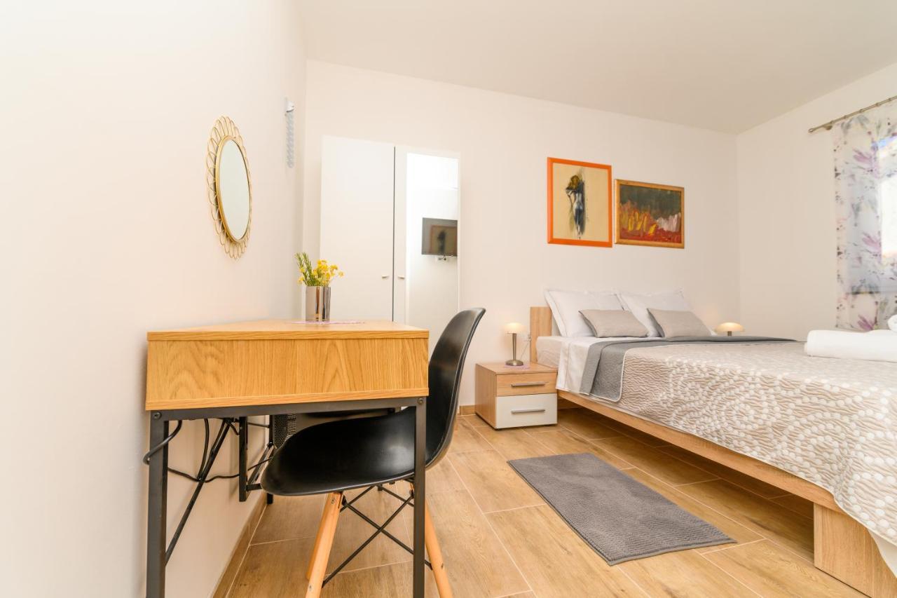 Apartments Forever Miholascica Экстерьер фото