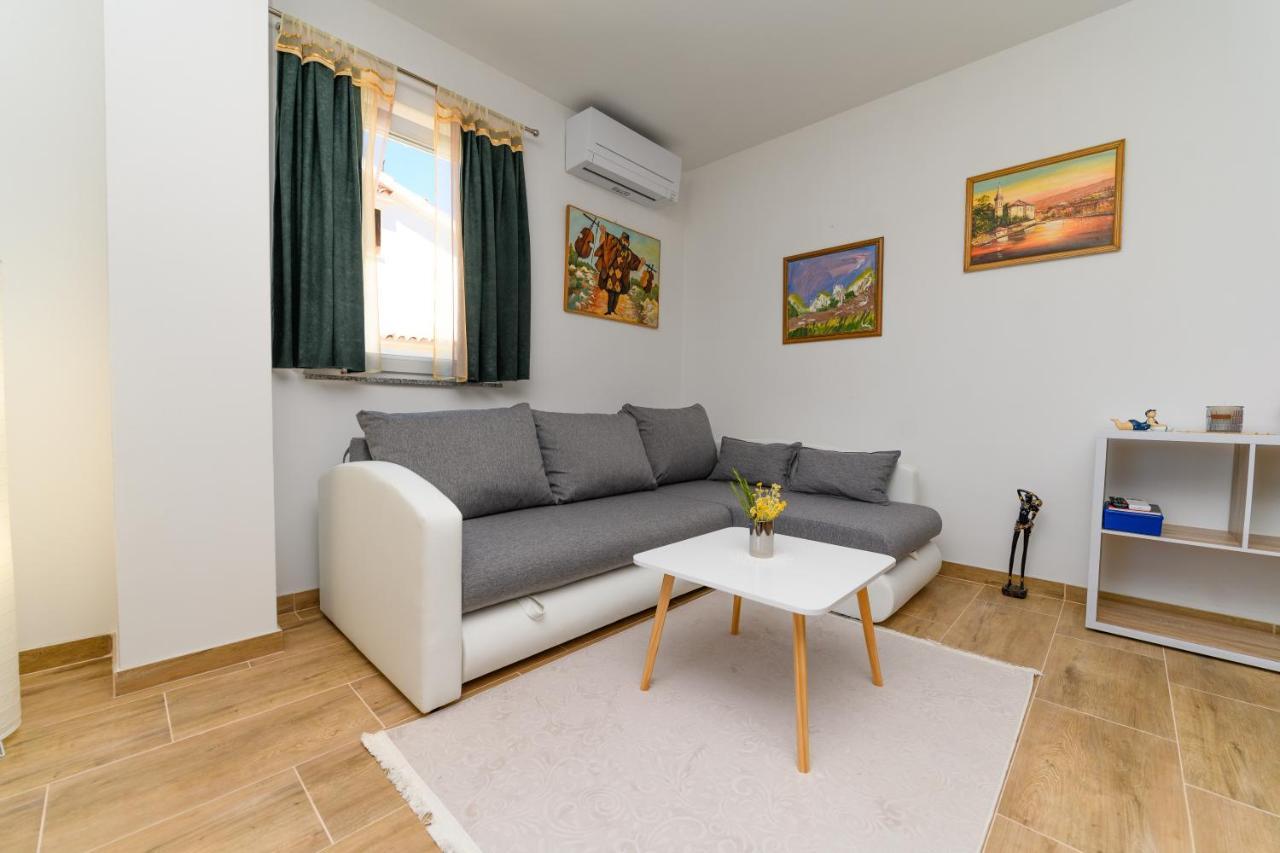 Apartments Forever Miholascica Экстерьер фото