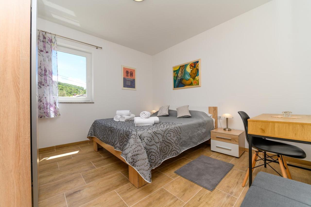 Apartments Forever Miholascica Экстерьер фото
